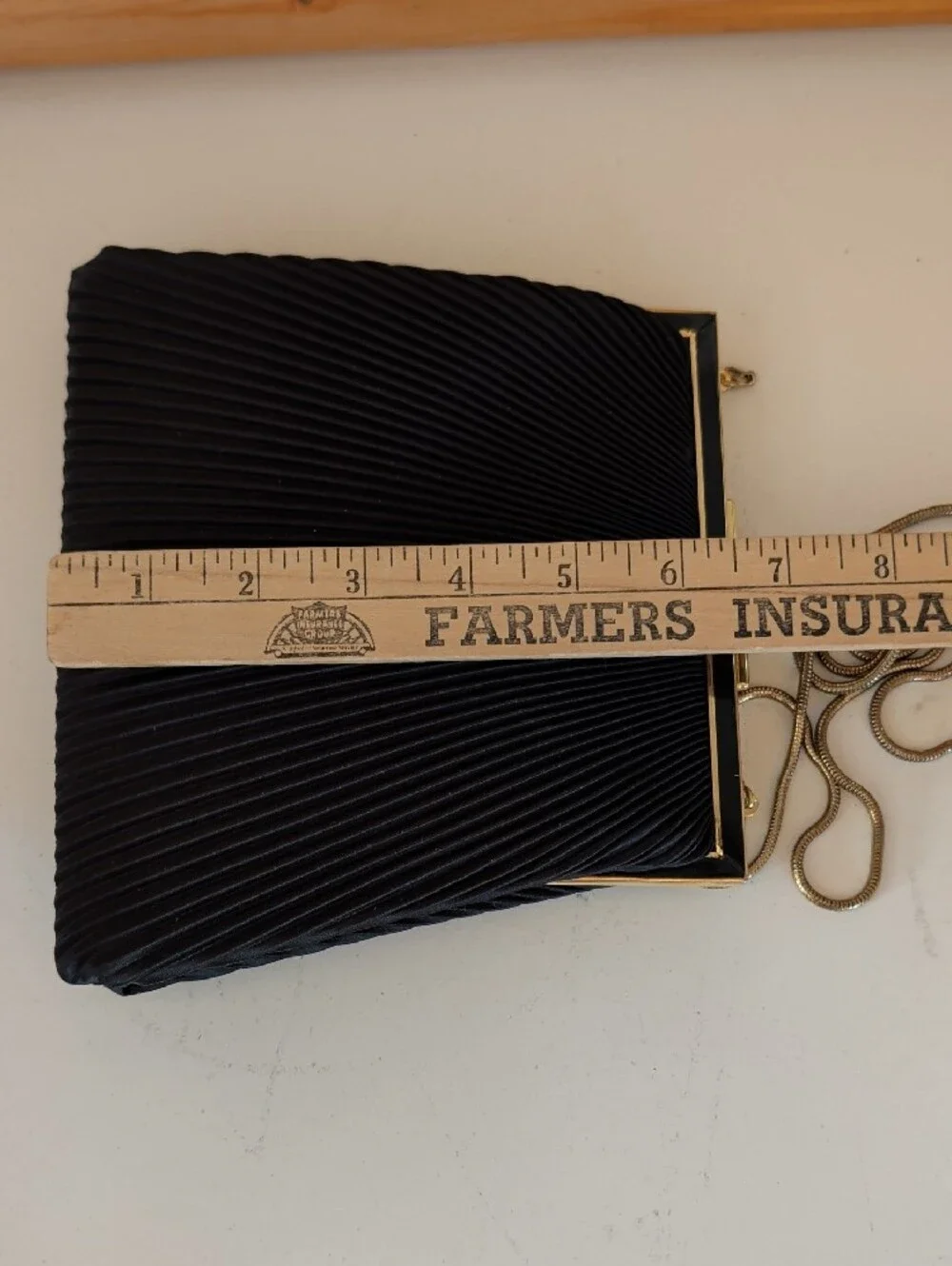 VTG. Elegant Black La Regale Pleated Evening Bag with Gold Chain.